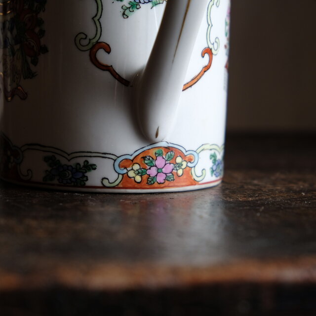 花籠と蝶々と花瓶◇中国廣彩 色絵金彩ティーポット チャイナレトロ