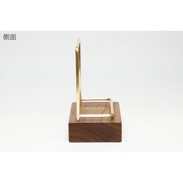 真鍮とウォールナットのカードスタンド(Fタイプ 彫金 縦置き) No65