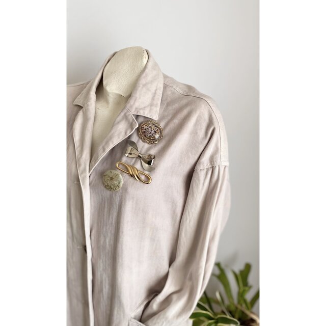 Vintage retro botanical flower brooch | iichi 日々の暮らしを