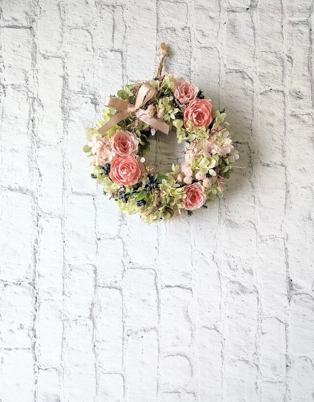 オールドローズとピンクの小花のプリザーブドフラワーリース[p20261012