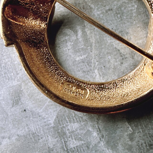 SCA75-【 AVON 】エイボン・ヴィンテージブローチ 1986 Centennial