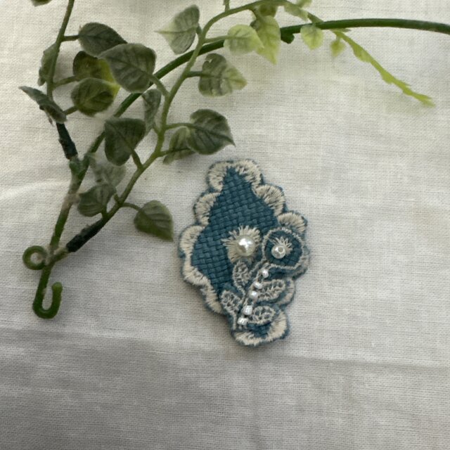 ＊ ＊☆ハンドメイドミナペルホネン⚮̈ シンフォニーダイヤ♡ブローチ