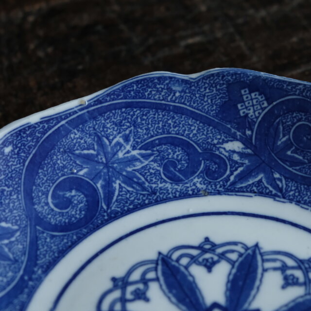 見込みに花文様◇瀬戸焼 花唐草文印判大皿 骨董・antiques 明治〜大正
