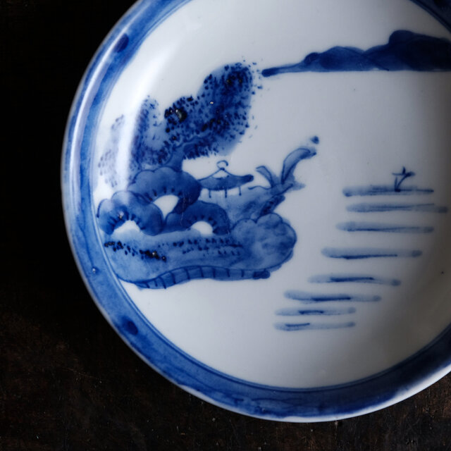 素朴な風景図◇側面に蝙蝠。瀬戸焼 染付中皿 骨董・antiques 古民家