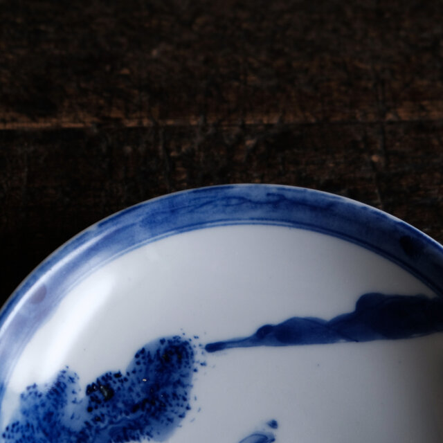 素朴な風景図◇側面に蝙蝠。瀬戸焼 染付中皿 骨董・antiques 古民家