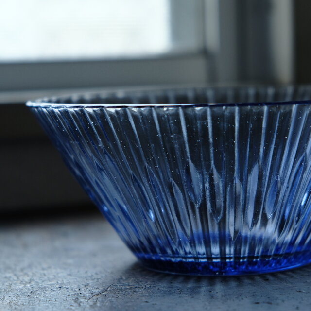 クールな雰囲気◇プレスガラス深鉢 素麺鉢 古道具 レトロ ニュートロ