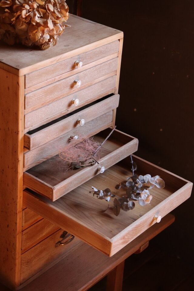 №122 木製小引き出し10杯 書類棚 収納棚 アンティーク家具 古道具