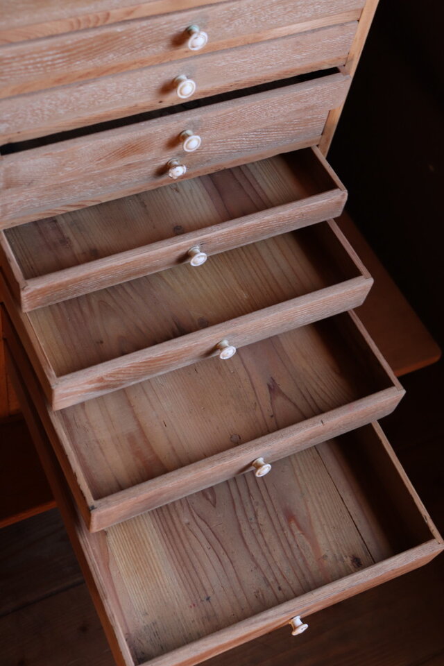 №122 木製小引き出し10杯 書類棚 収納棚 アンティーク家具 古道具