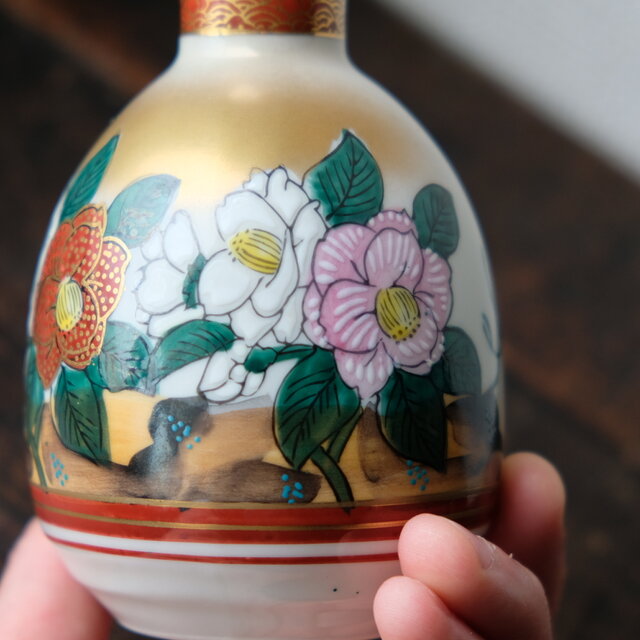 豪快な花の絵◇九谷焼 花文色絵青粒金彩徳利 酒器 丁寧な暮らしに