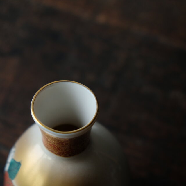 豪快な花の絵◇九谷焼 花文色絵青粒金彩徳利 酒器 丁寧な暮らしに