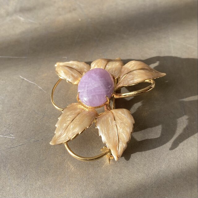 Vintage 80s-90s retro botanical flower enamel amethyst brooch