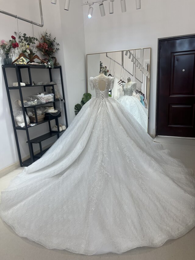 豪華！ウェディングドレス 韓国風ドレス シークインチュール 美しい花