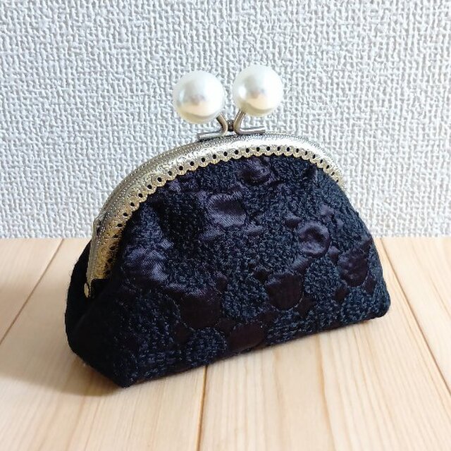 刺繍 がま口ポーチ 12.5cmパール口金 ブラック 652 | iichi 日々の
