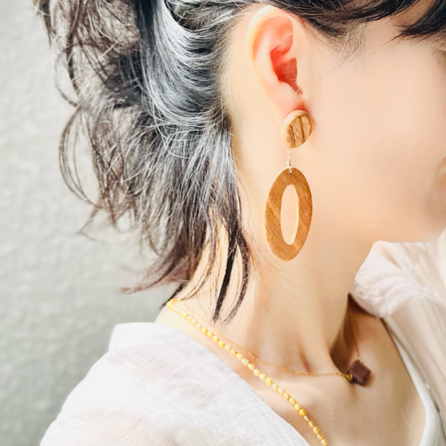 天然木ピアス｜ケヤキ×クルミ 大きめ 揺れる木のアクセサリー｜Velvet