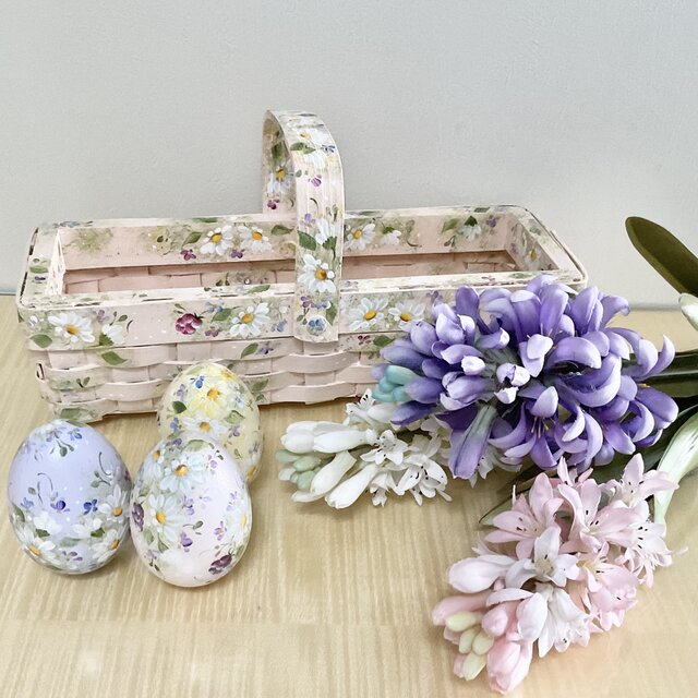 木製 ソフトライラック色の、野の花のイースターエッグ | iichi 日々の