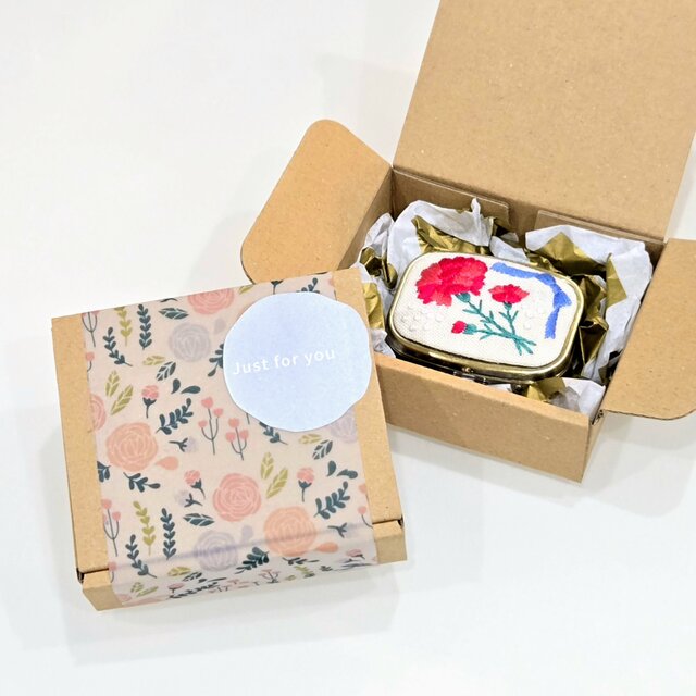 超早割】母の日ギフト 刺繍のピルケース カーネーション 薔薇