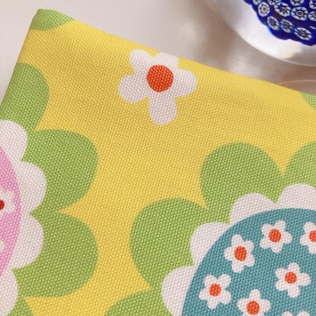 文庫本用】レトロかわいいポップなお花柄 ブックカバー | iichi 日々の