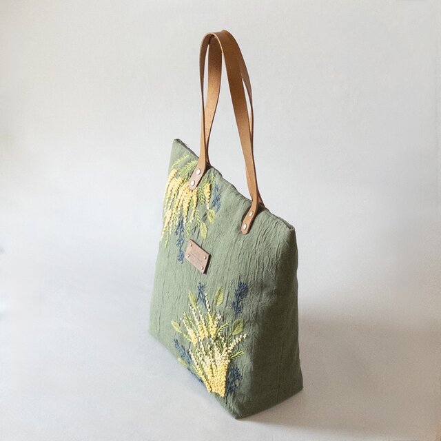 ミモザ刺繍のリネントートバッグ| オリーブグリーン|受注制作 | iichi