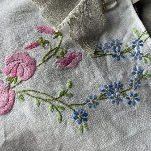 antique*スイトピー手刺繍*大きめA4 トートバッグ*ヴィンテージ