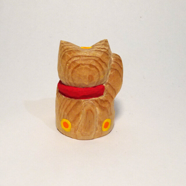 台湾紅檜の招きねこ3（樹齢1000年以上） | iichi 日々の暮らしを