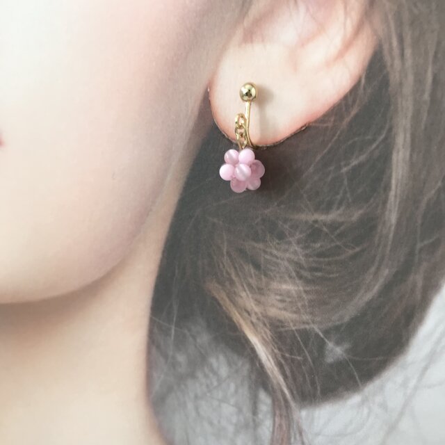 ビーズボール イヤリング ピンク 春 桜色 パステルカラー ペール
