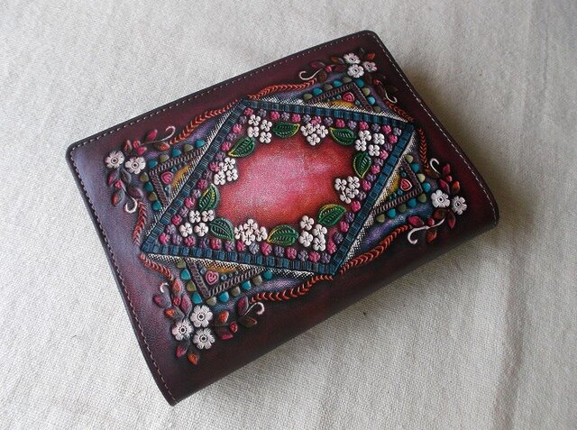 文庫サイズブックカバー 刻印、拭き染め 牛革 | iichi 日々の暮らしを