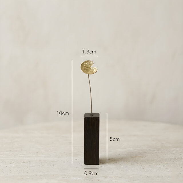 真鍮スイレンリーフミニ一輪オブジェ 木製花瓶付き | iichi 日々の