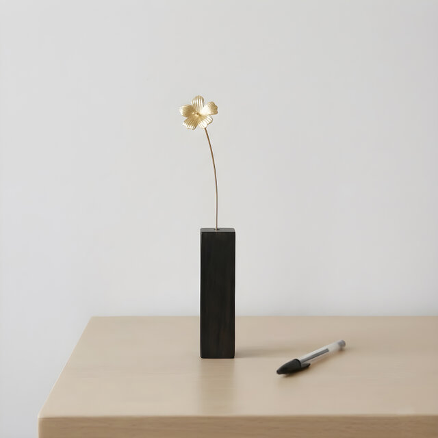 真鍮ハイビスカスミニ一輪オブジェ 木製花瓶付 | iichi 日々の暮らしを