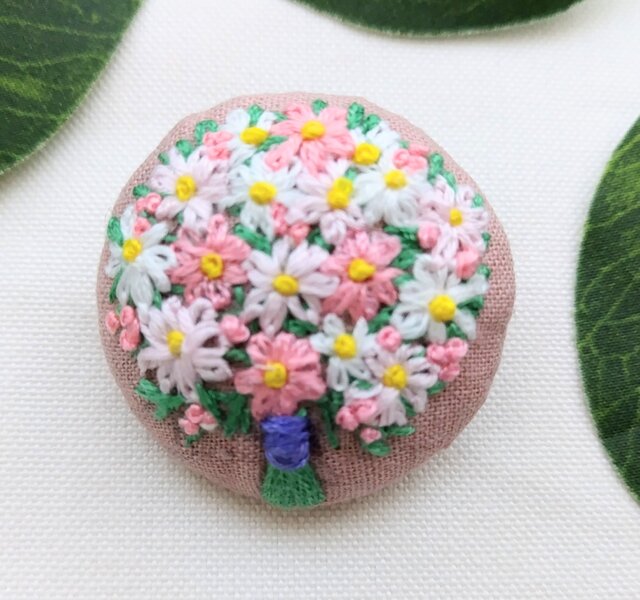 ピンクの花束 刺繍ブローチ③ | iichi 日々の暮らしを心地よくする