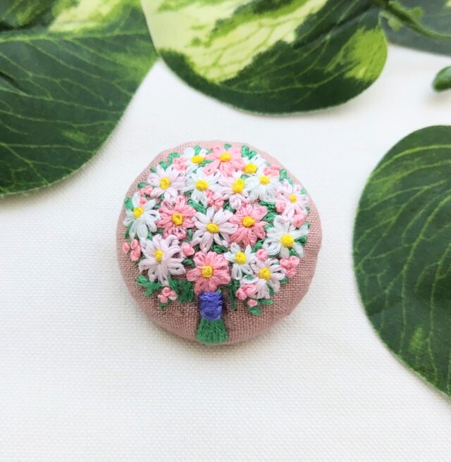 ピンクの花束 刺繍ブローチ③ | iichi 日々の暮らしを心地よくする