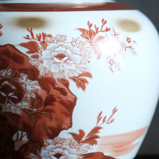 2匹の水鳥◇梅と芍薬。九谷焼 赤絵金彩花瓶 壺 インテリア 工芸品