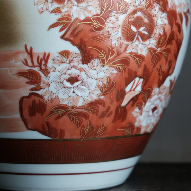 2匹の水鳥◇梅と芍薬。九谷焼 赤絵金彩花瓶 壺 インテリア 工芸品