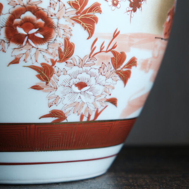 2匹の水鳥◇梅と芍薬。九谷焼 赤絵金彩花瓶 壺 インテリア 工芸品