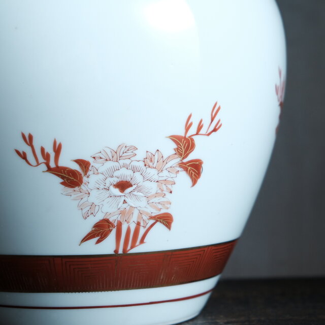 2匹の水鳥◇梅と芍薬。九谷焼 赤絵金彩花瓶 壺 インテリア 工芸品