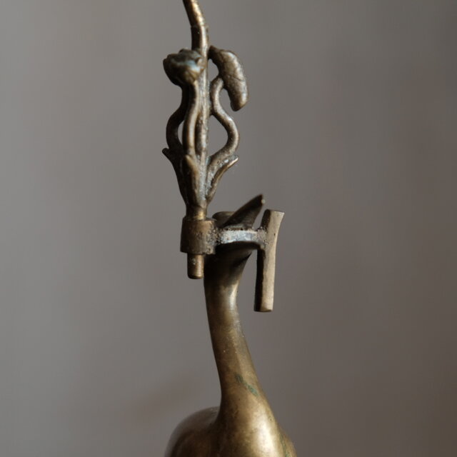 鶴と亀◇金属製三本脚蝋立て 火立て 真鍮 古民家 古道具 インテリア