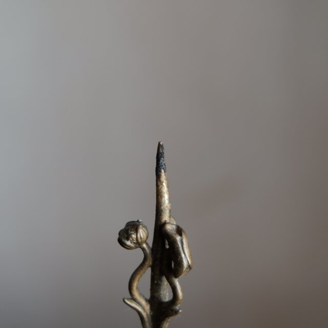 鶴と亀◇金属製三本脚蝋立て 火立て 真鍮 古民家 古道具 インテリア