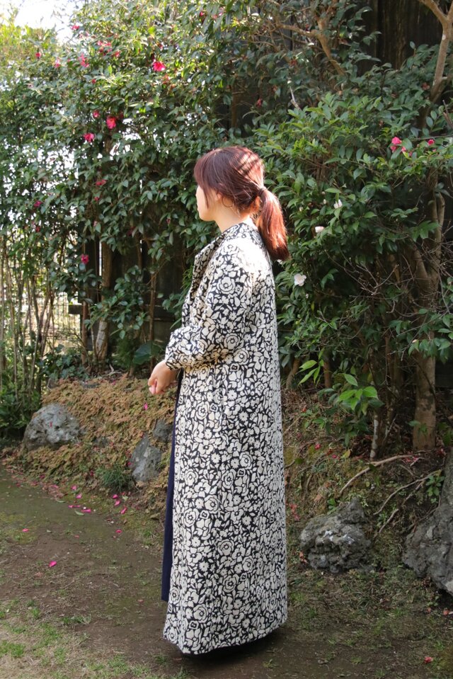 黒白花柄 コットンコート | iichi 日々の暮らしを心地よくする