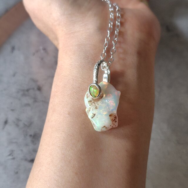 オパールシルバーネックレス | iichi 日々の暮らしを心地よくする