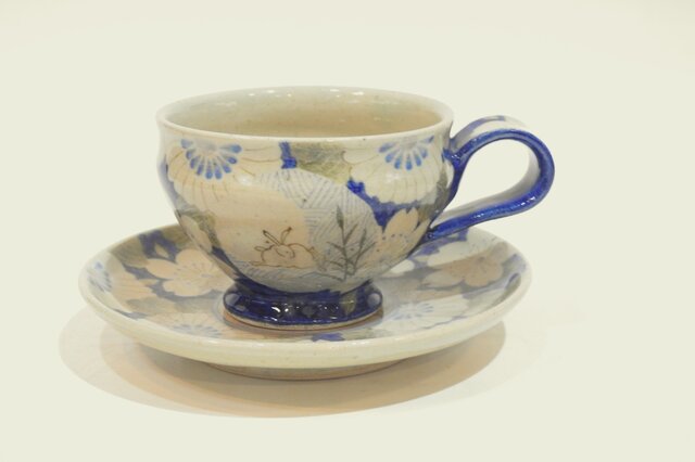 染付うさぎ文様コーヒーカップ（伊比井万貴） | iichi 日々の暮らしを