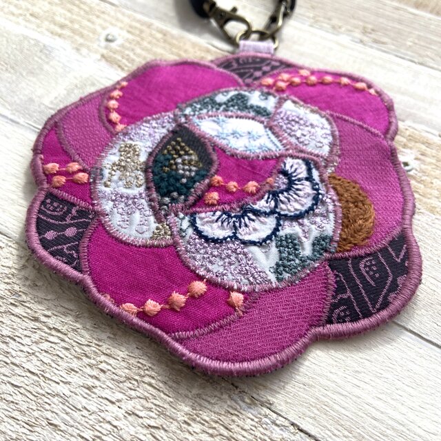 z376○バラポーチミニ（ミナペルホネン刺繍生地使用 | iichi 日々の