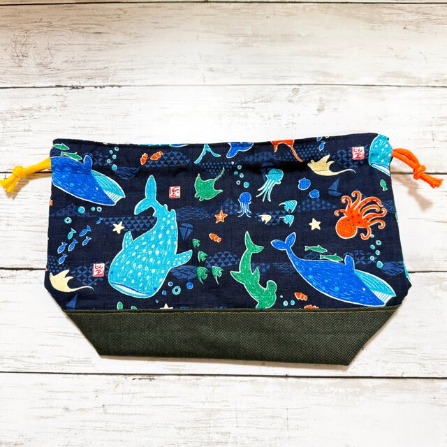 ちょっと大きめ お弁当袋 【和柄・水族館☆紺】 | iichi 日々の暮らし