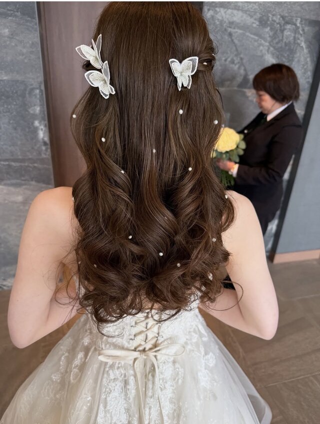 蝶々のヘアピン3本セット＊ホワイトゴールド＊ラメ刺繍の二枚羽