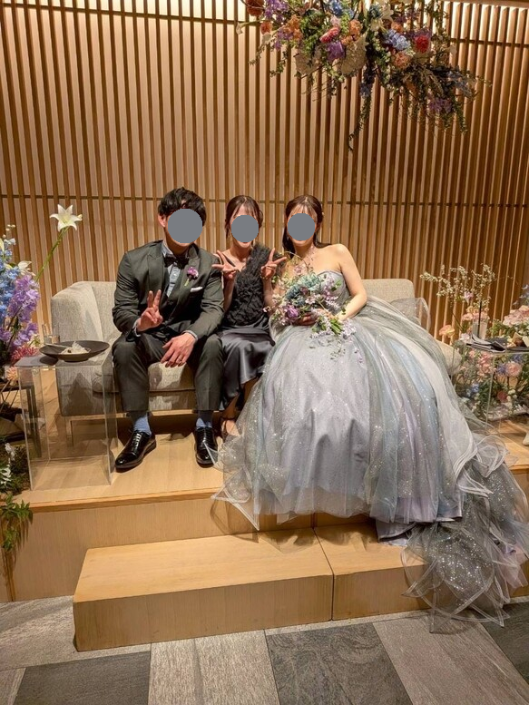 実例写真！カラードレス ブルーグレー ベアトップ ラッフルフリル