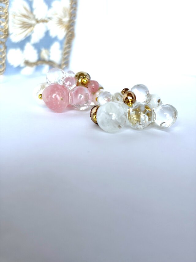 雫飴 -さくら-｜桜ピンクとゴールドの大人可愛いレジンピアス | iichi