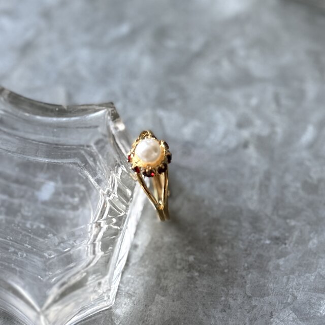 R413-ヴィンテージリング U.S.A. 1960〜70's Garnet Rhinestone Faux