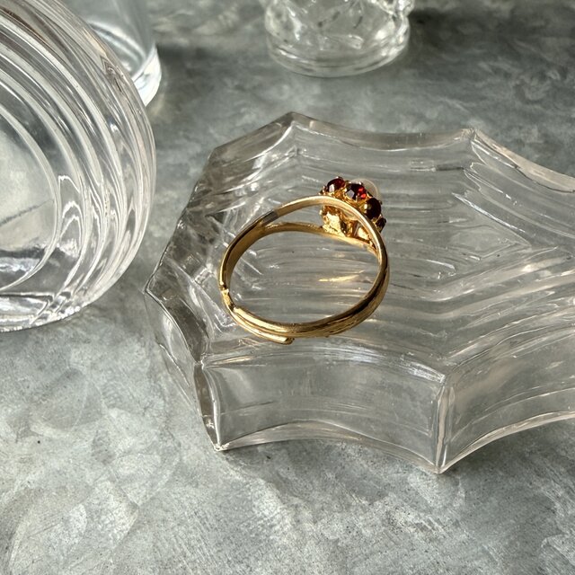 R413-ヴィンテージリング U.S.A. 1960〜70's Garnet Rhinestone Faux