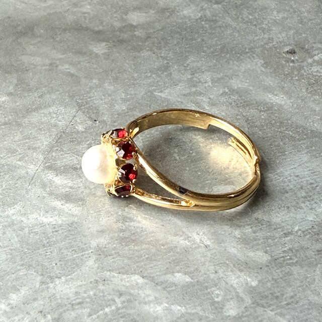 R413-ヴィンテージリング U.S.A. 1960〜70's Garnet Rhinestone Faux