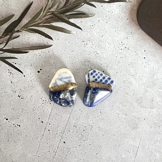 ラピスラズリと染付陶片の金継ぎピアス／イヤリング｜シー陶器・一点物