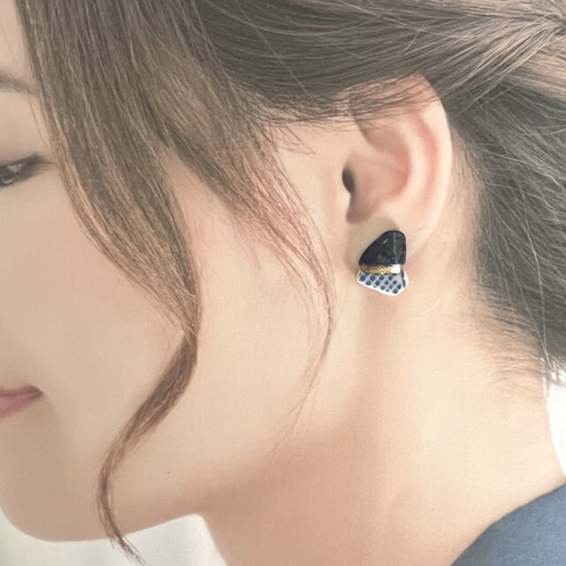 ラピスラズリと染付陶片の金継ぎピアス／イヤリング｜シー陶器・一点物