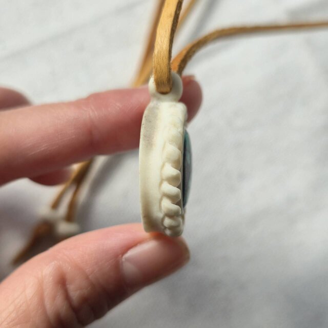 鹿の角 チベタンターコイズのペンダント#2 | iichi 日々の暮らしを